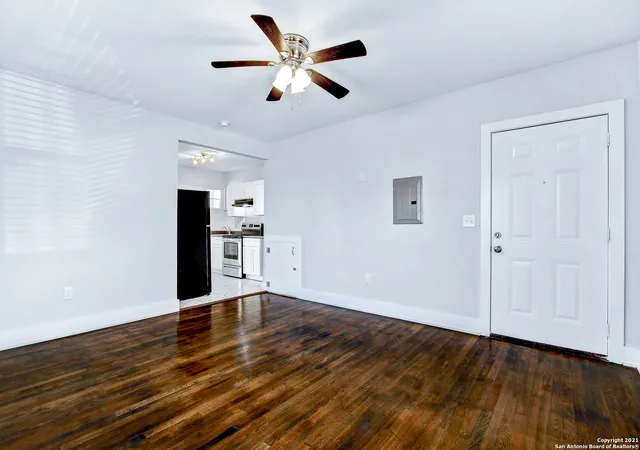 Photo 2 of Multi family home for sale at 1020 W French Pl, San Antonio, TX 78212 | MLS# 2016576 | Listing updated on 2026-09-25