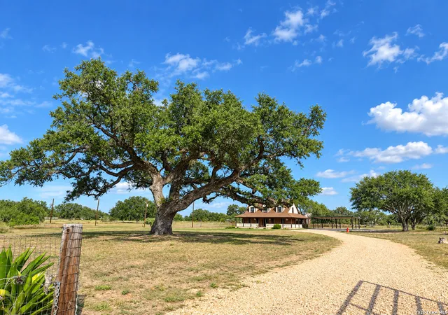 Photo 2 of Single family home for sale at 106 Eagle Crk Ranch Blvd, Floresville, TX 78114 | MLS# 2016579 | Listing updated on 2026-09-25