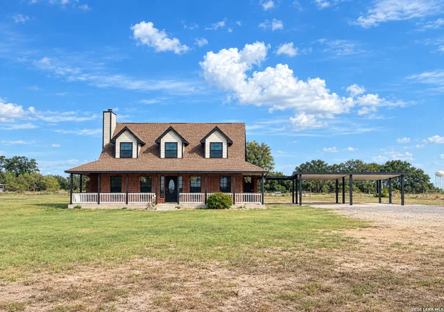 Photo 3 of Single family home for sale at 106 Eagle Crk Ranch Blvd, Floresville, TX 78114 | MLS# 2016579 | Listing updated on 2026-09-25