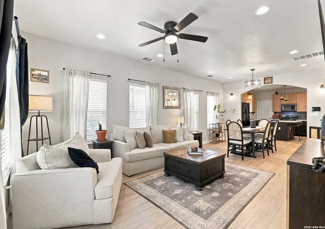 Photo 1 of Single family home for sale at 215 W High Ave, San Antonio, TX 78210 | MLS# 2016620 | Listing updated on 2026-09-29