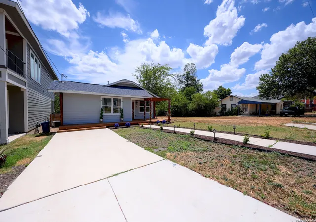 Photo 2 of Single family home for sale at 924 Martin Luther King Dr, San Antonio, TX 78203 | MLS# 2016625 | Listing updated on 2026-09-26