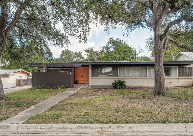Photo 2 of Sale Pending at 915 Haltown Dr, San Antonio, TX 78213 | MLS# 2016648 | Listing updated on 2026-09-29