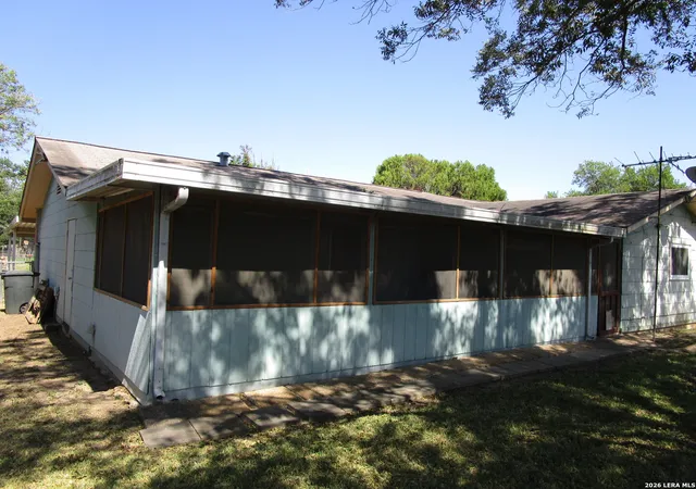 Photo 3 of Single family home for sale at 1509 Oak St, Schertz, TX 78154 | MLS# 2016670 | Listing updated on 2026-10-08