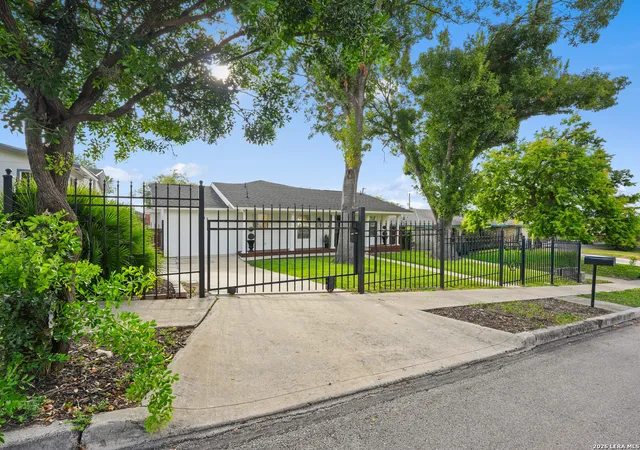Photo 3 of Single family home for sale at 1614 Laven Dr, San Antonio, TX 78228 | MLS# 2016742 | Listing updated on 2026-09-15