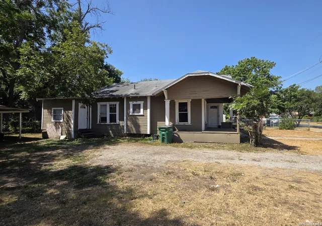 Photo 2 of Single family home for sale at 532 Cooper St, San Antonio, TX 78210 | MLS# 2016782 | Listing updated on 2026-09-26
