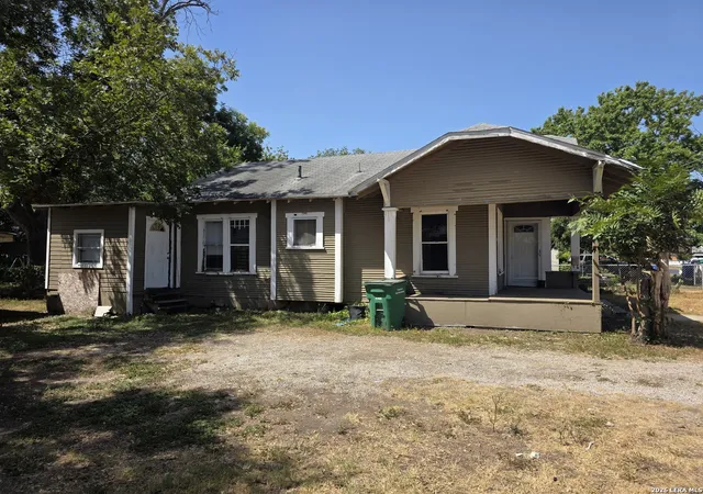 Photo 3 of Single family home for sale at 532 Cooper St, San Antonio, TX 78210 | MLS# 2016782 | Listing updated on 2026-09-26