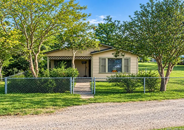 Photo 1 of Sale Pending at 612 W Ave D, Robstown, TX 78380 | MLS# 2016805 | Listing updated on 2026-09-29