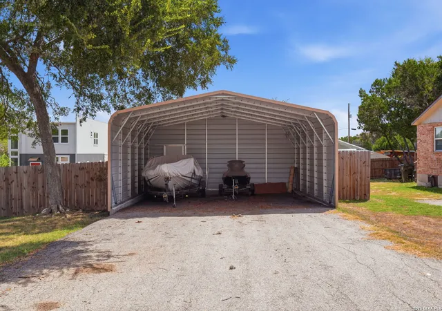 Photo 3 of Single family home for sale at 2046 Blueridge Dr, Canyon Lake, TX 78133 | MLS# 2016809 | Listing updated on 2026-10-22