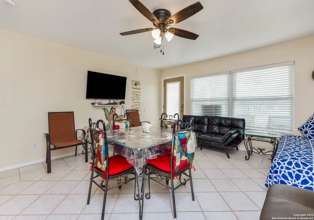 Listing Photo 5 - Condo for sale in building located at 71 W Nassau, Rockport, TX 78382 - Unit #302