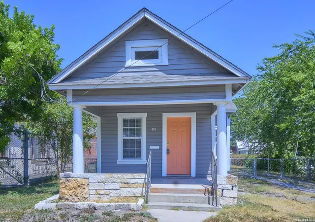 Photo 1 of Single family home for sale at 439 E Mitchell St, San Antonio, TX 78210 | MLS# 2016856 | Listing updated on 2026-09-26