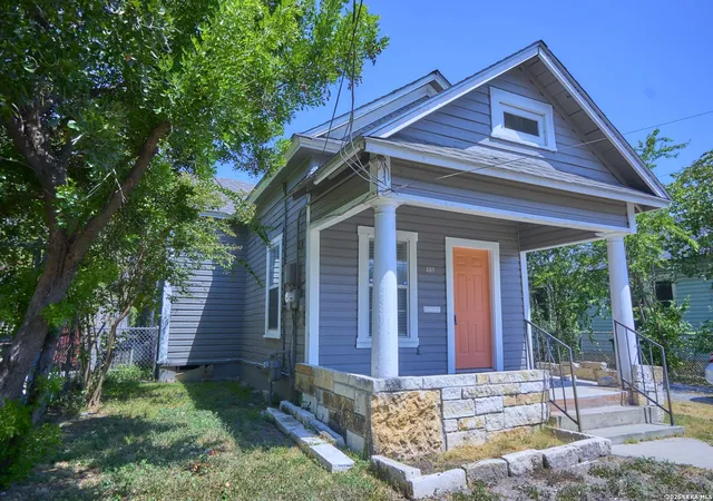 Photo 3 of Single family home for sale at 439 E Mitchell St, San Antonio, TX 78210 | MLS# 2016856 | Listing updated on 2026-09-26