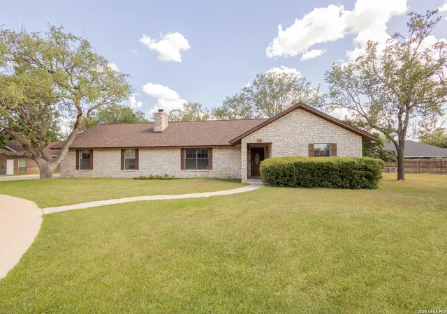 Photo 1 of Sale Pending at 1721 Continental Dr, Pleasanton, TX 78064 | MLS# 2016871 | Listing updated on 2026-09-25