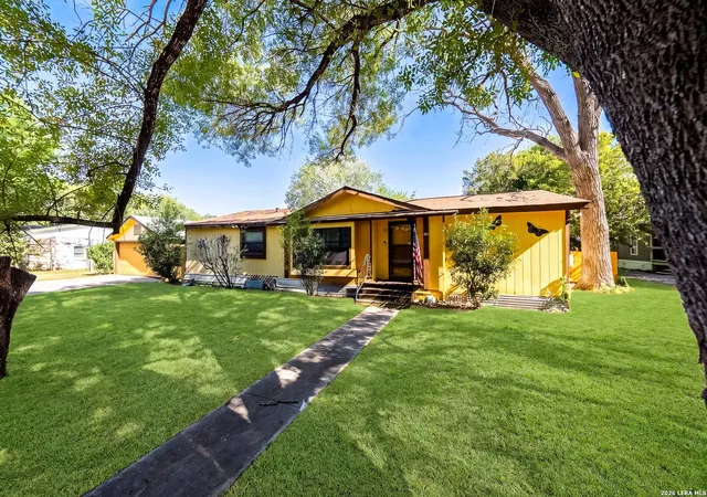 Photo 3 of Single family home for sale at 103 Bob White Dr, Cibolo, TX 78108 | MLS# 2016974 | Listing updated on 2026-09-27