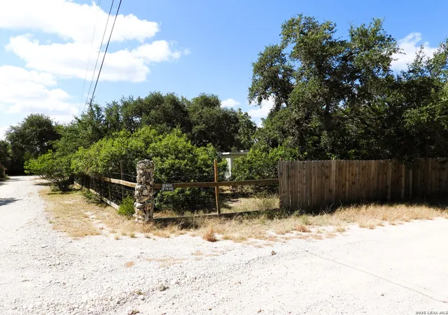 Photo 3 of Single family home for sale at 484 Ave R, Lakehills, TX 78063 | MLS# 2016998 | Listing updated on 2026-10-07
