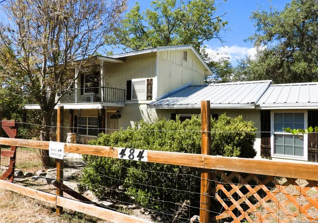 Photo 3 of Single family home for sale at 484 Ave R, Lakehills, TX 78063 | MLS# 2016998 | Listing updated on 2026-10-07