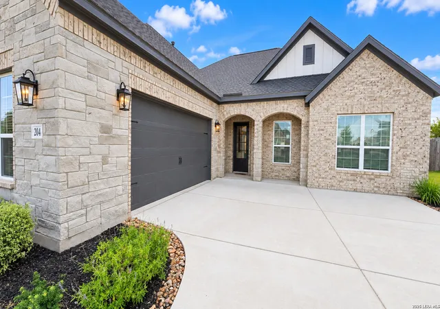 Photo 2 of Single family home for sale at 204 Azalea Aly, Castroville, TX 78009 | MLS# 2017004 | Listing updated on 2026-09-27