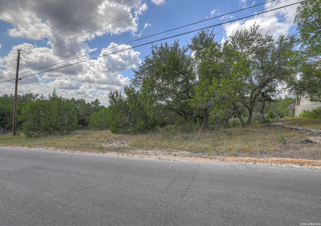 Photo 4 of Sale Pending at 462 Toye Blvd, Canyon Lake, TX 78133 | MLS# 2017059 | Listing updated on 2026-09-29