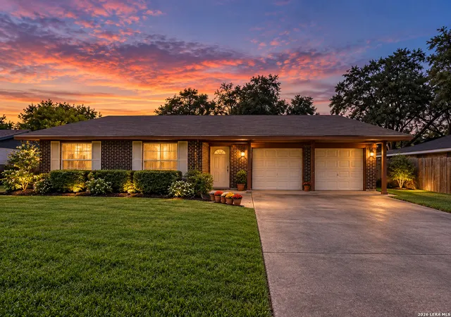 Photo 1 of Single family home for sale at 1406 Las Palmas, Beeville, TX 78102 | MLS# 2017074 | Listing updated on 2026-09-27