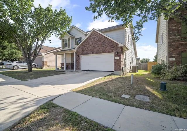Photo 1 of Single family home for sale at 121 Happy Trl, Cibolo, TX 78108 | MLS# 2017076 | Listing updated on 2026-09-27