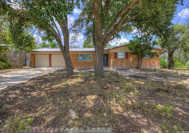 Photo 3 of Single family home for sale at 129 Young, Universal City, TX 78148 | MLS# 2017088 | Listing updated on 2026-09-27