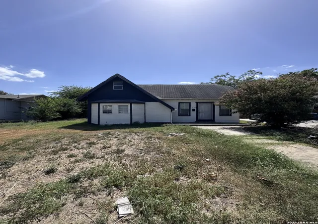 Photo 2 of Single family home for sale at 1150 W Winnipeg Ave, San Antonio, TX 78225 | MLS# 2017091 | Listing updated on 2026-09-27