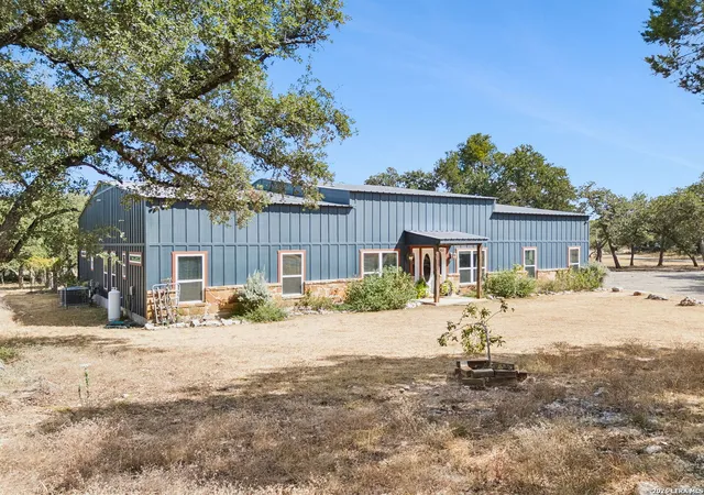 Photo 3 of Single family home for sale at 105 Dillard Ln, Bergheim, TX 78004 | MLS# 2017138 | Listing updated on 2026-09-27
