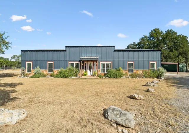 Photo 4 of Single family home for sale at 105 Dillard Ln, Bergheim, TX 78004 | MLS# 2017138 | Listing updated on 2026-09-27