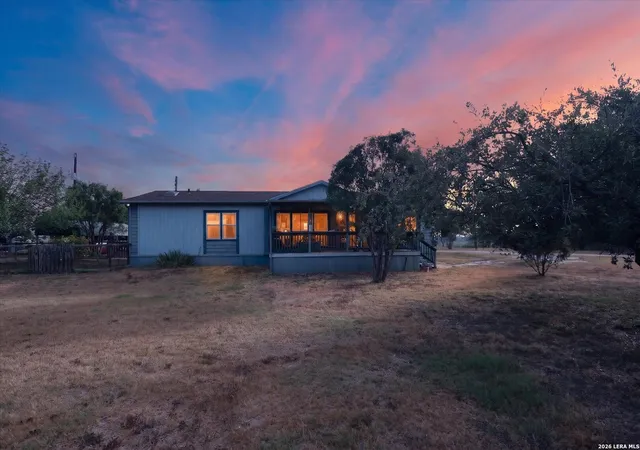 Photo 2 of Single family home for sale at 433 County Rd 4511, Hondo, TX 78861 | MLS# 2017152 | Listing updated on 2026-09-27
