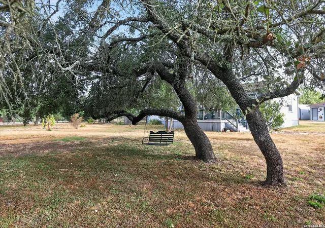 Photo 3 of Single family home for sale at 433 County Rd 4511, Hondo, TX 78861 | MLS# 2017152 | Listing updated on 2026-09-27