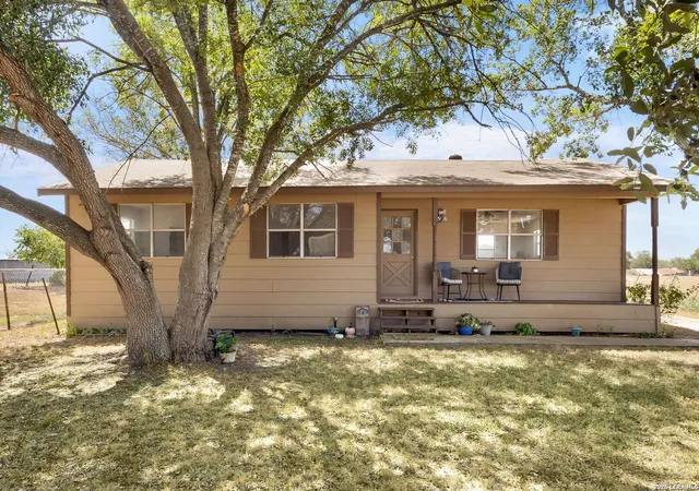Photo 1 of Single family home for sale at 411 Willmann Rd, Seguin, TX 78155 | MLS# 2017169 | Listing updated on 2026-09-29