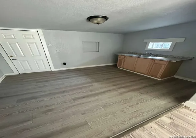 Photo 3 of Single family home for sale at 122 C, San Antonio, TX 78207 | MLS# 2017172 | Listing updated on 2026-09-27