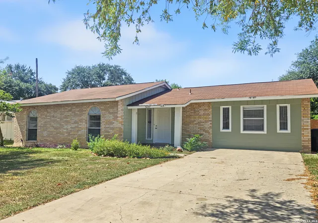 Photo 2 of Single family home for sale at 5847 Cliffmont Dr, San Antonio, TX 78250 | MLS# 2017189 | Listing updated on 2026-10-01