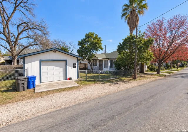 Photo 1 of Single family home for sale at 455 Walton Ave, San Antonio, TX 78225 | MLS# 2017228 | Listing updated on 2026-09-28