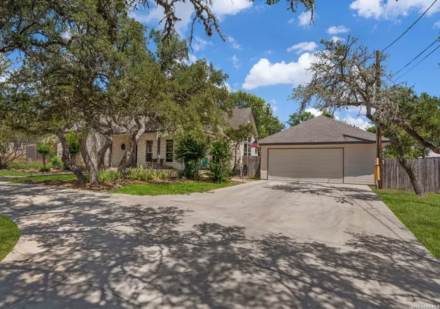 Photo 2 of Single family home for sale at 134 Woodland Blvd, Boerne, TX 78006 | MLS# 2017243 | Listing updated on 2026-09-30
