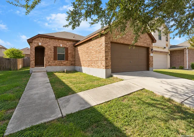 Photo 2 of Single family home for sale at 112 Hinge Chase, Cibolo, TX 78108 | MLS# 2017246 | Listing updated on 2026-09-28