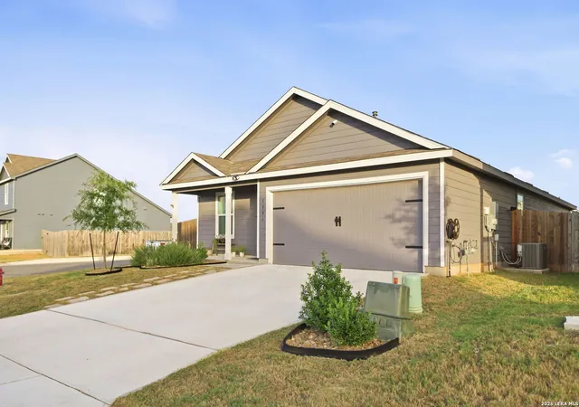 Photo 3 of Single family home for sale at 5986 Companion Loop, Bulverde, TX 78163 | MLS# 2017248 | Listing updated on 2026-09-28