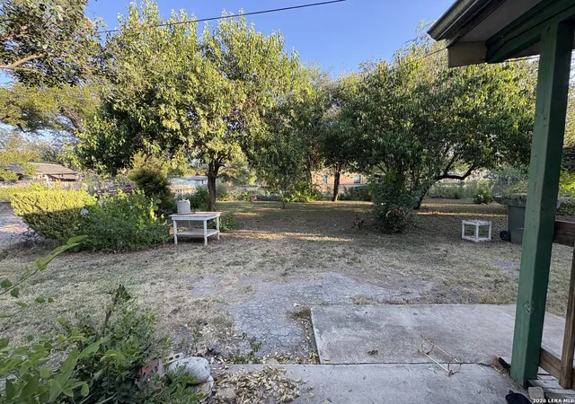 Photo 3 of Single family home for sale at 517 Margarita St, Uvalde, TX 78801 | MLS# 2017284 | Listing updated on 2026-09-28
