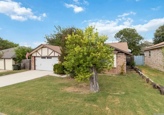Photo 2 of Single family home for sale at 4706 Wedgewood Dr, Schertz, TX 78108 | MLS# 2017299 | Listing updated on 2026-09-28