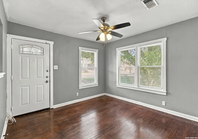 Photo 2 of Single family home for sale at 120 Bank St, San Antonio, TX 78204 | MLS# 2017327 | Listing updated on 2026-09-28