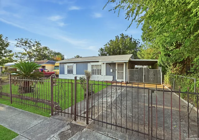 Photo 3 of Single family home for sale at 1022 Ceralvo St, San Antonio, TX 78207 | MLS# 2017329 | Listing updated on 2026-10-11