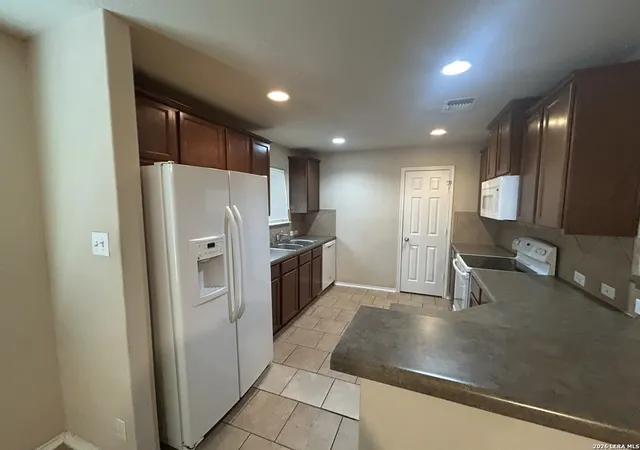 Photo 3 of Single family home for sale at 3518 Glacier Lk, San Antonio, TX 78222 | MLS# 2017342 | Listing updated on 2026-09-28