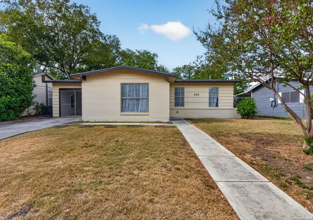 Photo 1 of Single family home for sale at 209 Park Ln, Universal City, TX 78148 | MLS# 2017349 | Listing updated on 2026-09-22