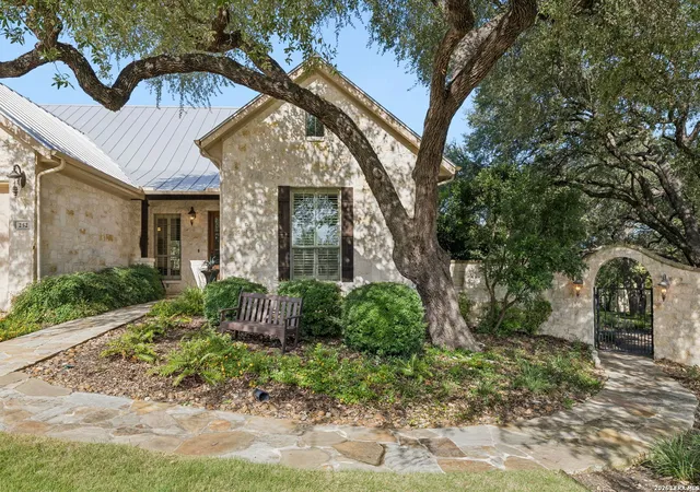 Photo 2 of Single family home for sale at 252 Well Spgs, Boerne, TX 78006 | MLS# 2017372 | Listing updated on 2026-09-28