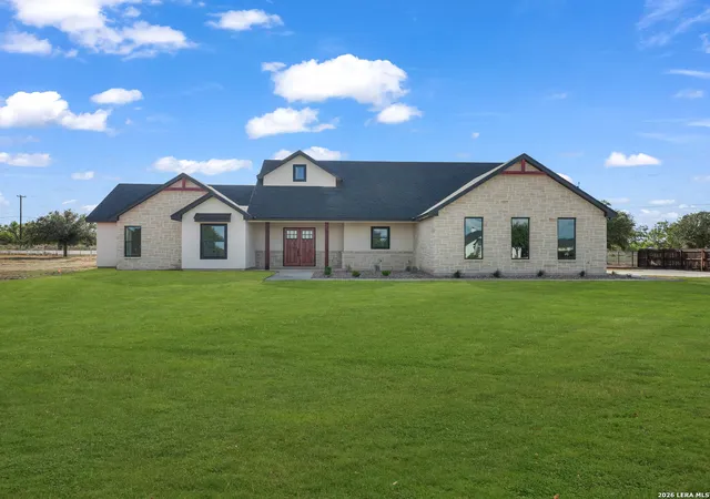 Photo 1 of Single family home for sale at 101 W Medium Meadow Dr, Lytle, TX 78052 | MLS# 2017376 | Listing updated on 2026-09-28