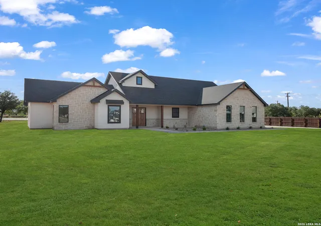 Photo 2 of Single family home for sale at 101 W Medium Meadow Dr, Lytle, TX 78052 | MLS# 2017376 | Listing updated on 2026-09-28