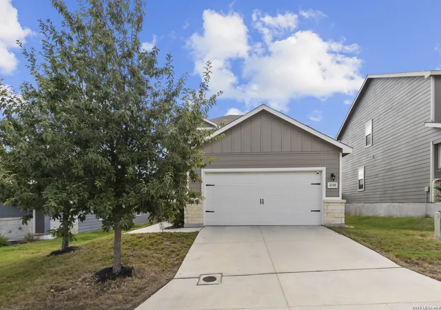 Photo 3 of Single family home for sale at 4310 Admirals Bnd, Converse, TX 78109 | MLS# 2017385 | Listing updated on 2026-09-28