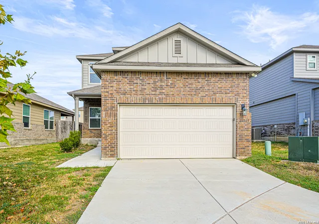 Photo 2 of Single family home for sale at 13015 Lineberry Ln, St. Hedwig, TX 78152 | MLS# 2017402 | Listing updated on 2026-09-28