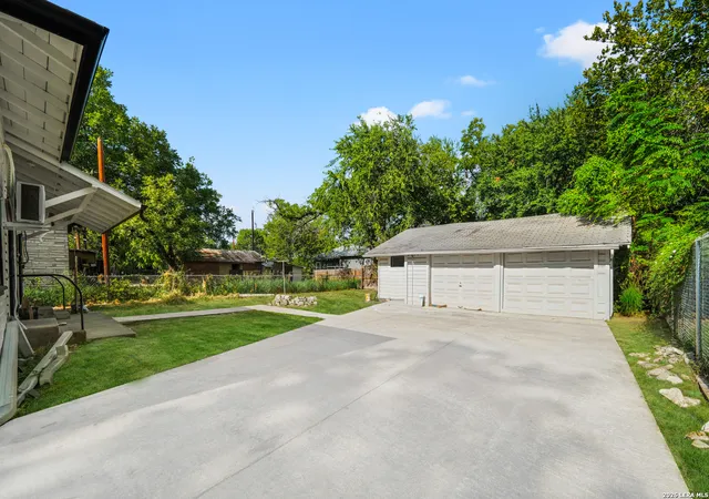 Photo 17 of Multi family home for sale at 1510 S Presa, San Antonio, TX 78210 | MLS# 2017412 | Listing updated on 2026-09-28