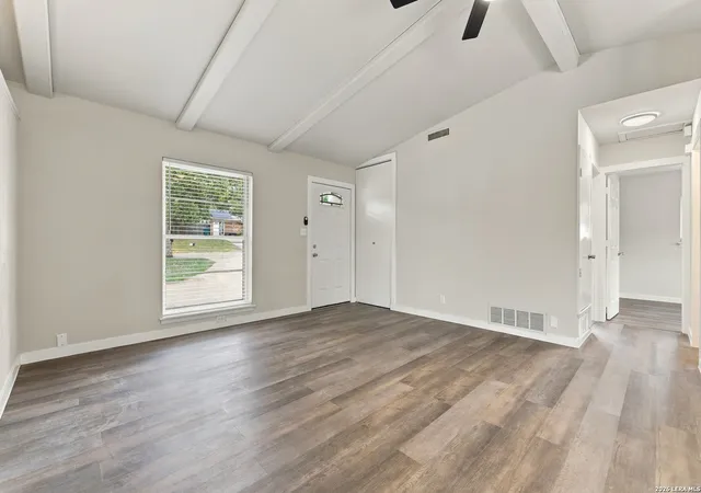 Photo 3 of Single family home for sale at 106 Woodview Dr, Live Oak, TX 78233 | MLS# 2017496 | Listing updated on 2026-09-28