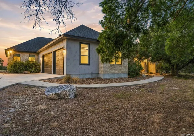 Photo 3 of Single family home for sale at 112 Rolling View Dr, Boerne, TX 78006 | MLS# 2017504 | Listing updated on 2026-09-28